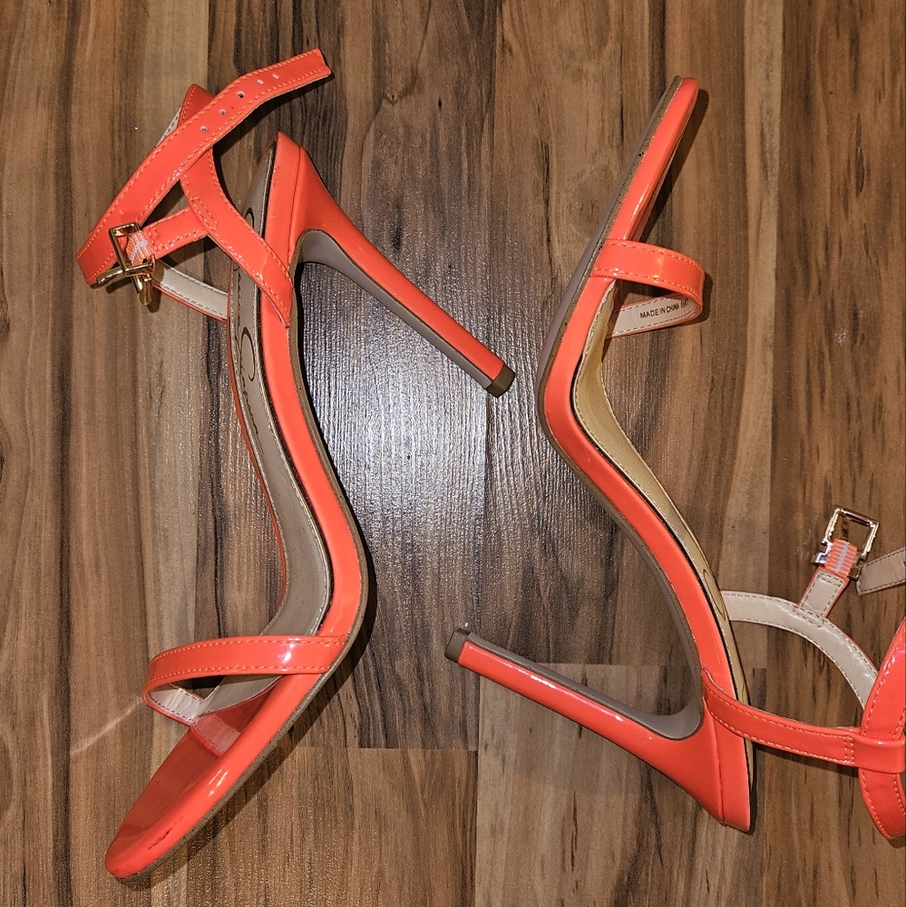 Jessica Simpson Red Heels with Glossy Finish and Thin Straps - Picture 2 of 3